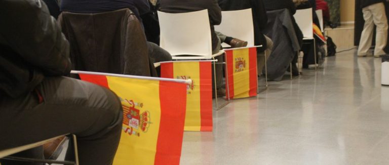 Fotografías mitin VOX en Sant Feliu de Llobregat (Cataluña): «VOX va a ser la sorpresa» el 28M