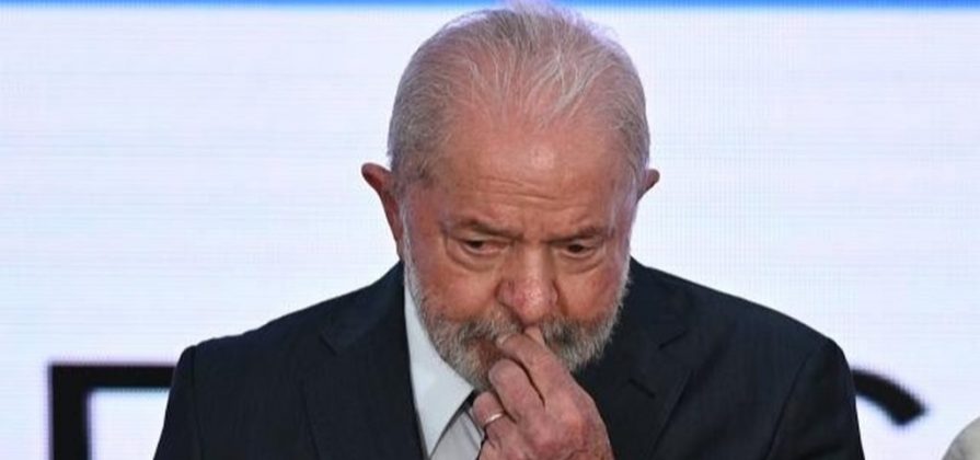 FOTOGRAFÍA. BRASILIA (BRASIL), 04 DE ENERO DE 2023. Nuevo arancel del 25 % de EEUU a los productos de Brasil. El presidente de Brasil Luiz Inacio Lula da Silva, llega a la ceremonia de transmisión de cargo del nuevo ministro de Desarrollo, Industria, Comercio y Servicios, hoy en el Palacio del Planalto, en Brasilia (Brasil). Efe