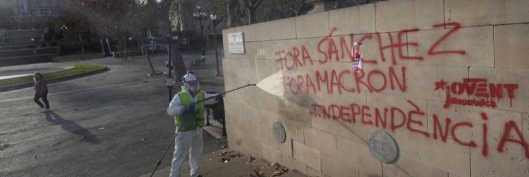 Pintadas contra cumbre hispano-francesa| «Fuera Sánchez». «Fuera Macron». «Independencia»