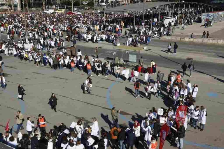 Sigue la huelga médica en Cataluña