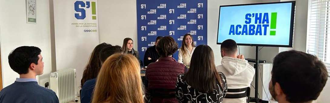 FOTOGRAFÍA. BARCELONA (ESPAÑA), 11.02.2023. 32 socios de la entidad juvenil antiseparatista catalana S'ha Acabat! que preside la joven Julia Calvet Puig participan en la VIII asamblea general. Ñ Pueblo