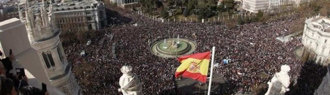 FOTOGRAFÍA. MADRID (ESPAÑA), 12.02.2023. Vista general de la manifestación en defensa de la sanidad pública. Efe