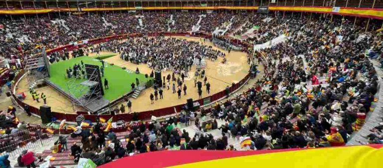 VOX revienta la plaza de toros de Murcia: «Vamos a llegar a la Moncloa» y Ayuntamientos