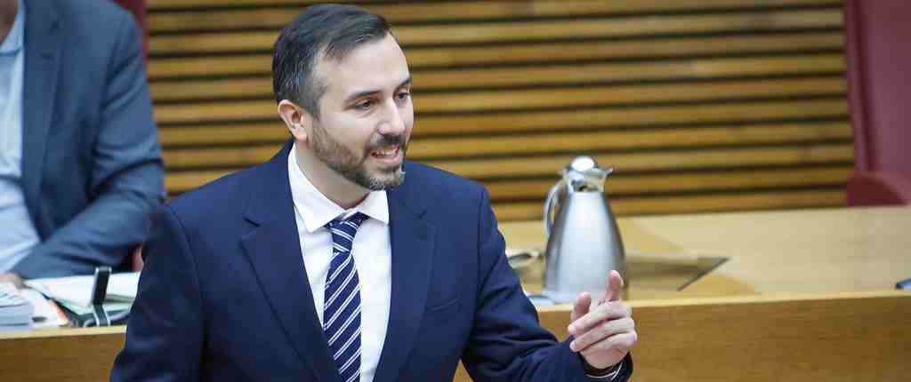 Miguel Pascual, VOX, Okupas