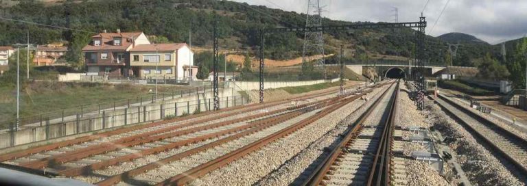 FOTOGRAFÍA. ESPAÑA, 02.02.2023. Accidente en la R14 (Reus - La Plana - Picamoixons). Detalle de una visita general de un tren en un túnel en España. Efe