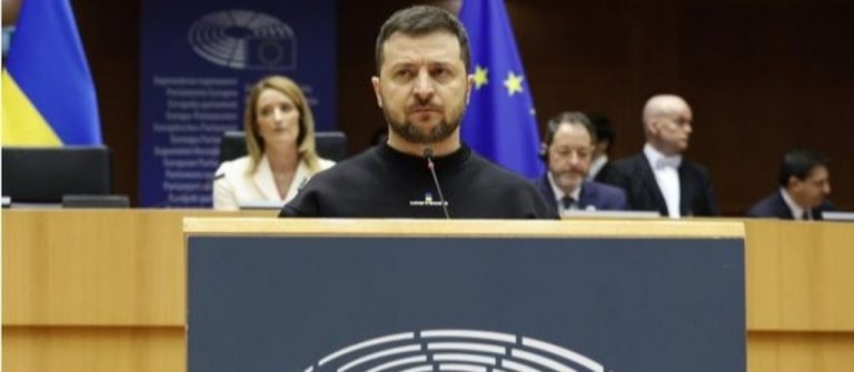 Zelenski: «Me parece que también es justo que Ucrania se siente a la mesa de los líderes europeos»