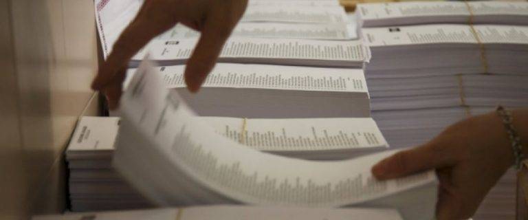 crónica de jornada electoral y fotografías, votan los candidatos y vota España