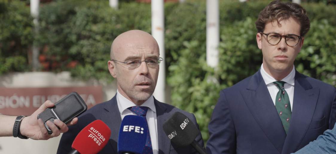 FOTOGRAFÍA. MADRID (ESPAÑA), 20.03.2023. Jorge Buxadé Villalba (i) Alberto Tarradas Peneque. Ñ Pueblo (1)