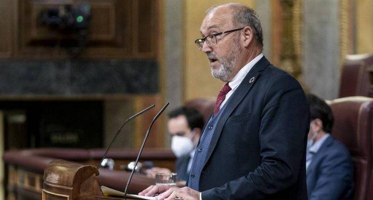 Caso Mediador/caso Berni| Entregan a la Policía efectos del diputado PSOE Juan Bernardo Fuentes Curbelo