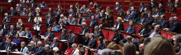 Moción censura Francia| El patriotismo francés recibe el apoyo de varios diputados pero insuficiente para tumbar el Gobierno de Emmanuel Jean-Michel Frédéric Macron 