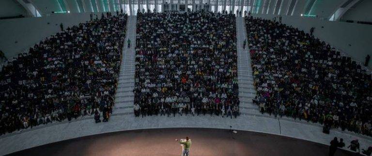 España Decide| Abascal, Carolina López Fernández y Sonsoles Peralta López movilizan a más 1.500 personas en Oviedo