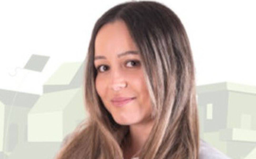 FOTOGRAFÍA. SAN CARLOS DE LA RÀPITA (TARRAGONA) ESPAÑA, 04.04.2023. La bailadora Maria Belenguer posa para su candidatura como alcaldable de VOX por San Carlos de la Ràpita. Ñ Pueblo