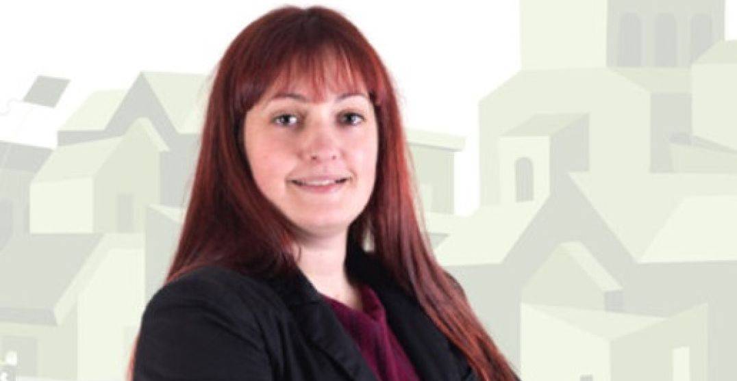 FOTOGRAFÍA. SANTA OLIVA (TARRAGONA) ESPAÑA, 04.04.2023. La titulada en Laboratorio de diagnóstico clínico y estudiante de Diseño gráfico, Ana Isabel Nieto. Ñ Pueblo