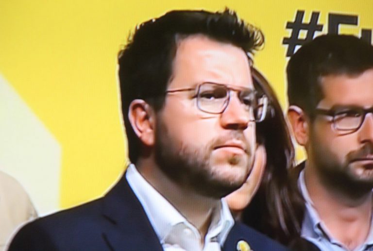 Investidura| ERC se enfrenta a una paradoja: JxCat le ha robado el protagonismo