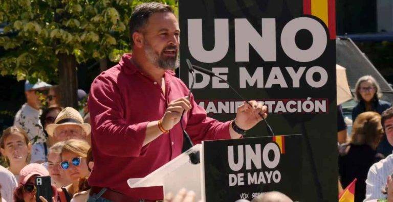 Abascal a UGT y CCOO: «VOX no os tiene miedo». «Les quitaremos subvenciones y os pondremos en su sitio»