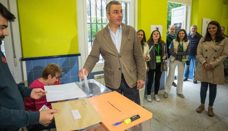 El alcaldable Ortega Smith vota «por Madrid y por España» 