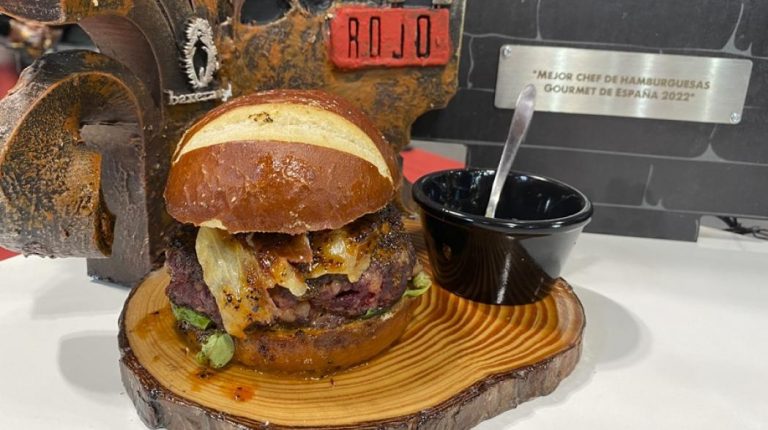 La salud nutricional requiere «provisión adecuada de vitaminas, minerales, fibra, agua, carbohidratos, proteínas y grasas» para buena calidad de vida