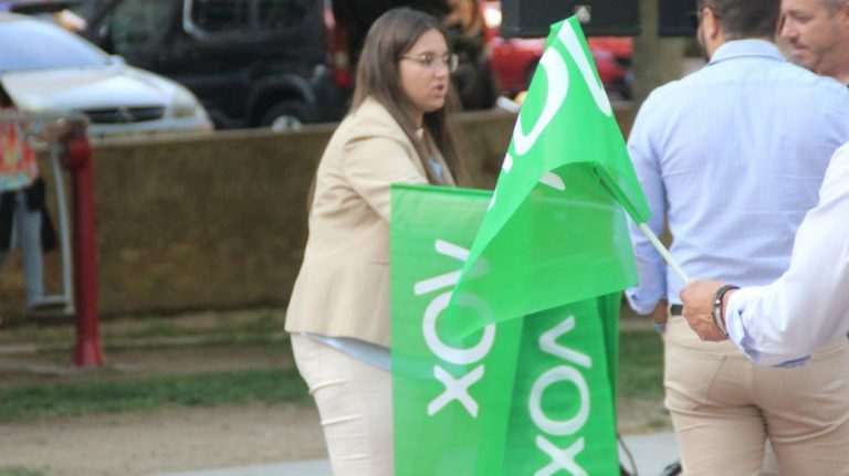 La Razón| VOX y PP suman mayoría absoluta