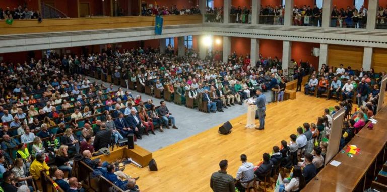 Lo cansado es ver cómo el PP «se rasga las vestiduras con 44 criminales de las listas de Bildu»