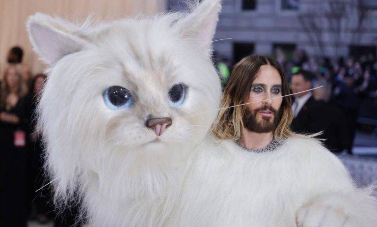 Met Gala| El actor Jared Leto se disfraza de gato y causa furor