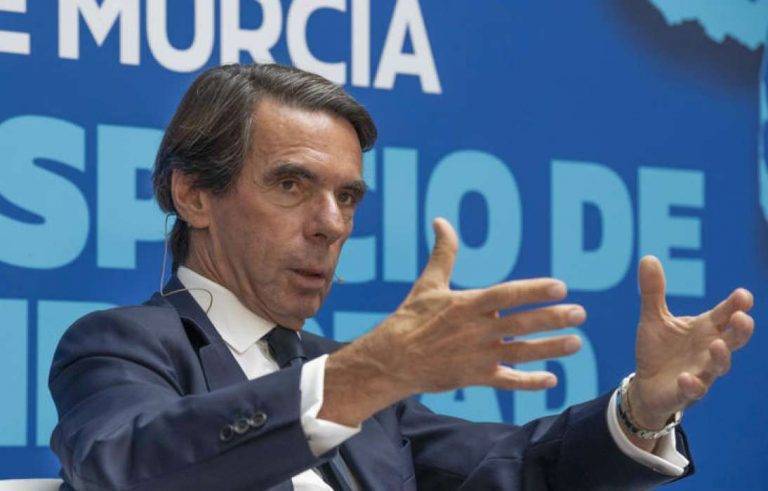 Aznar: «La amnistía es contra el sistema constitucional» y «destruye la Constitución»