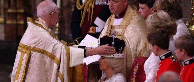 Proyección pública de la Coronación del Rey Carlos III de Gran Bretaña en Berlín