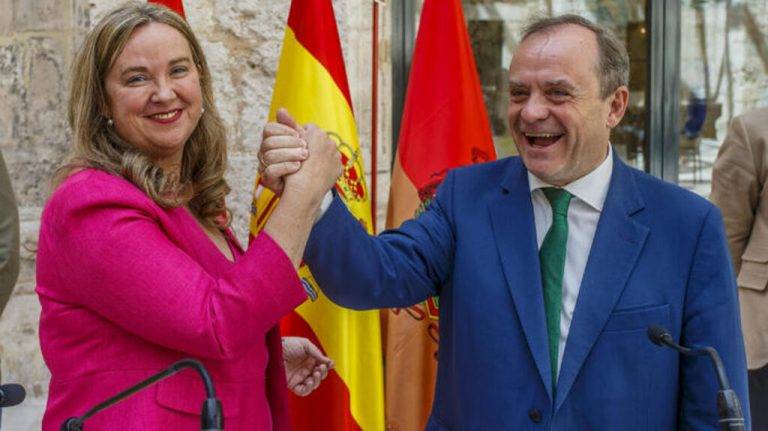 Pactos de Gobierno de coalición VOX y PP en menos de 48 horas