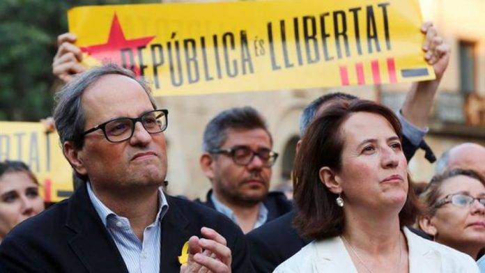 FOTOGRAFÍA CATALUÑA (ESPAÑA), AÑO 2018. El independentista presidente de la Generalidad de Cataluña, Quim Torra (i) y la extremista xenófoba presidente de ANC. Efe