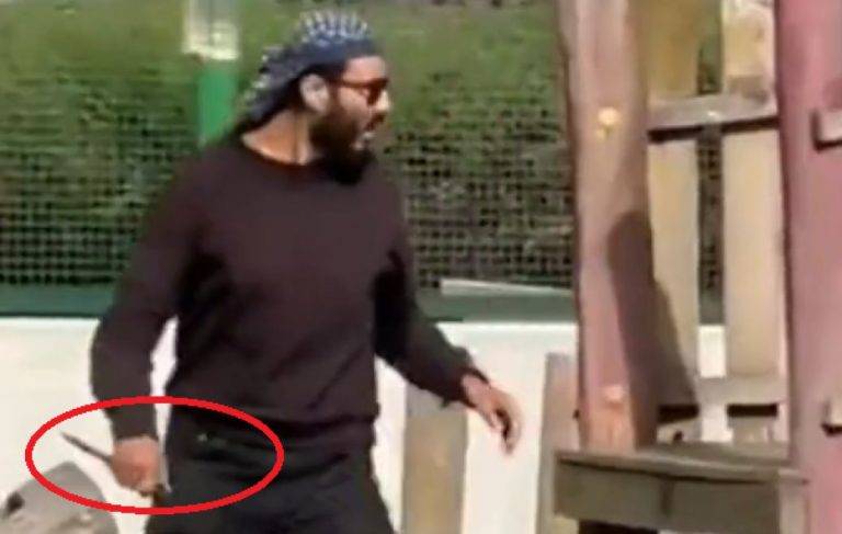 Vídeo joven inmigrante «refugiado» árabe apuñalando a bebés europeos en Annecy (Francia)