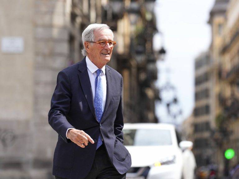Avalan un Gobierno JxCat y ERC y rechazan tripartito con Ada Colau