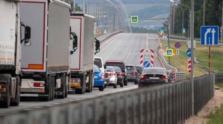 Cortan carretera hacia Moscú ante el avance de los mercenarios de Wagner