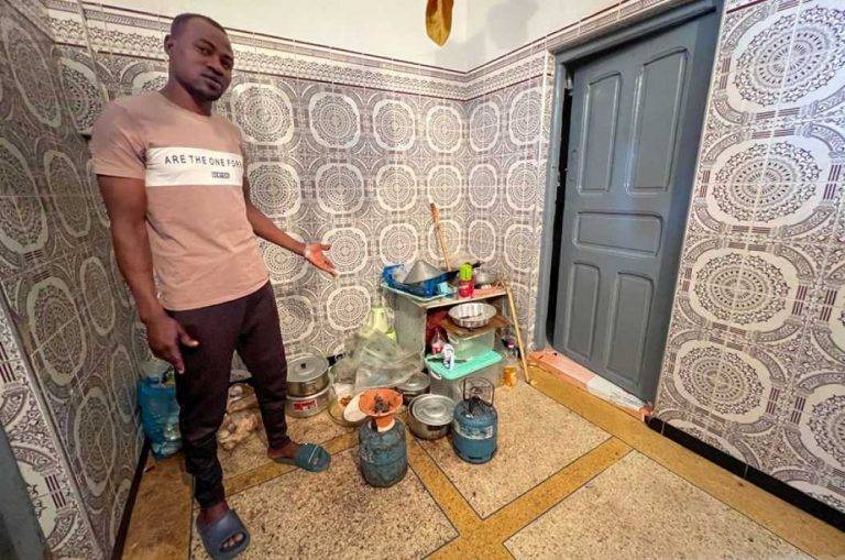 Inmigrantes ilegales: «Los marroquíes son racistas». «Lo vivimos en el transporte»