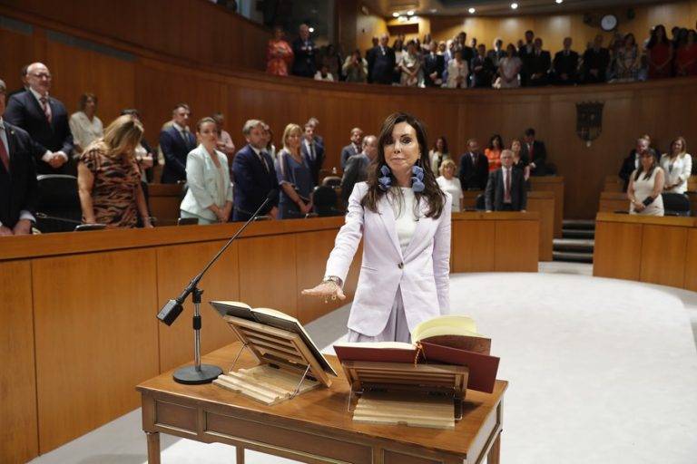 VOX a diferencia de las «muletas» del bipartidismo Podemos/Sumar y Cs protege y respeta a sus votantes