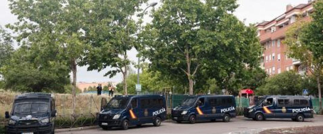 FOTOGRAFÍA. ALCOBENDAS (MADRID) ESPAÑA, 02 DE JUNIO DE 2023. Nacional de Policía del Reino de España cerca de la calle Francisco Largo Caballero número 26. Efe