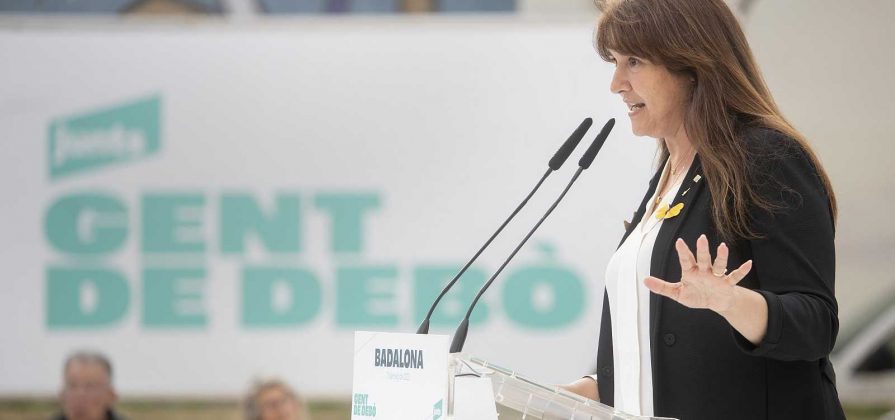 FOTOGRAFÍA. BARCELONA (ESPAÑA), AÑO 2023. Increpan a Borrás: "Puta independentista de mierda". La expresidente del Parlamento de Cataluña y líder de JxCat, Laura Borràs Castanyer, durante un mitin de campaña electoral para las elecciones municipales dle 28 de mayo de 2023, de su formación en Badalona (Barcelona). Efe