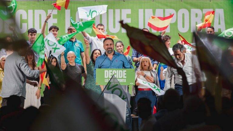 Abascal agradece el cariño y apoyo de asistentes que se han quedado fuera por aforo completo en León