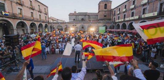 FOTOGRAFÍA. ÁVILA (ESPAÑA), 28 DE JUNIO DE 2023. El presidente Nacional de VOX y candidato a la Presidencia de Gobierno de España para el 23J, Santiago Abascal Conde, participa en un acto de precampaña electoral del 23J en Ávila. Lasvocesdelpueblo (Ñ Pueblo)