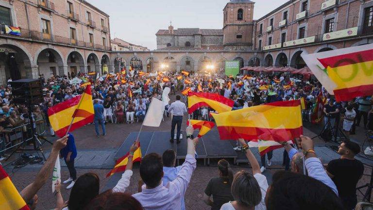 FOTOGRAFÍA. ÁVILA (ESPAÑA), 28 DE JUNIO DE 2023. El presidente Nacional de VOX y candidato a la Presidencia de Gobierno de España para el 23J, Santiago Abascal Conde, participa en un acto de precampaña electoral del 23J en Ávila. Lasvocesdelpueblo (Ñ Pueblo)