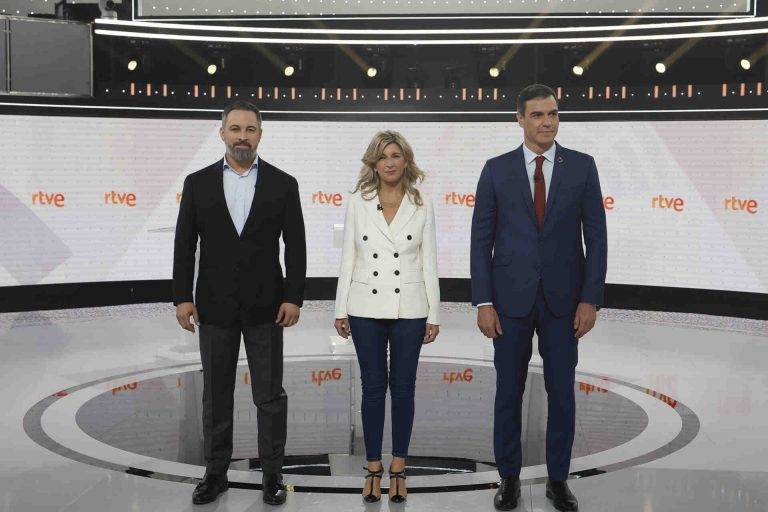 Abascal a Yolanda Díaz: «Usted representa la hoz y el martillo (Comunismo): el peor régimen de la historia de la Humanidad junto con el nazismo»