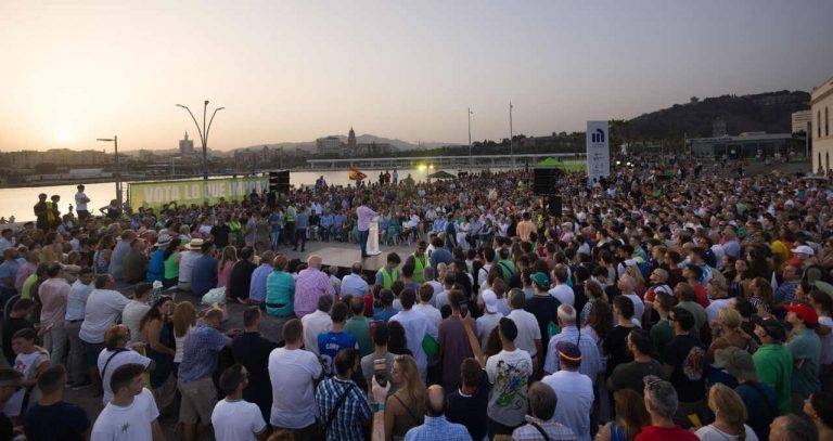 Abascal abarrota Málaga tras rendirse Feijóo ante Sanchismo en un documento