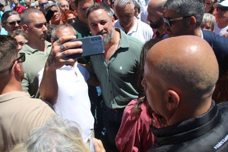 23| Fotos rueda de prensa del candidato Abascal en Tarragona
