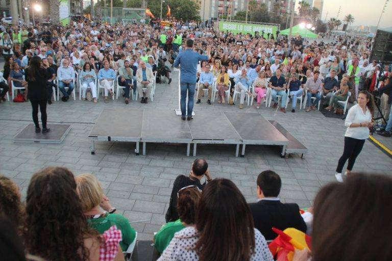 Cataluña| El candidato Abascal advierte de que el «español» no se toca y los «homosexuales se sienten más protegidos con VOX»