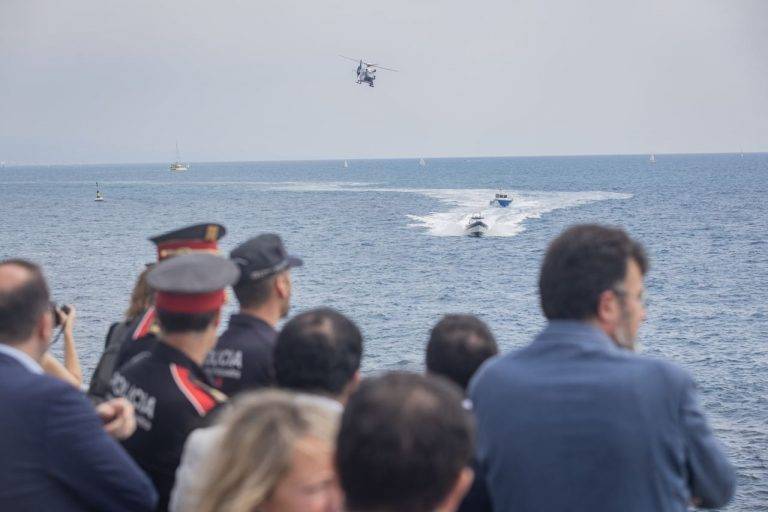 Sánchez expulsa a la Guardia Civil y cede la competencia en aguas españolas a los Mozos