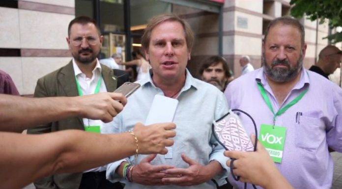 FOTOGRAFÍA. BARCELONA (ESPAÑA), 23.07.2023. El portavoz del Grupo Parlamentario de VOX en el Parlamento de Cataluña, Joan Garriga Doménech. Lasvocesdelpueblo