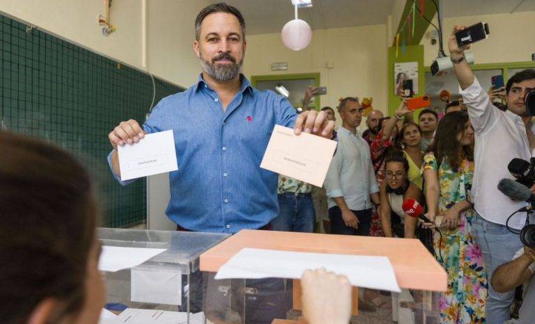 Abascal agradece el trabajo de quienes hacen posible el 23J y denuncia «inaceptables interferencias» del día de reflexión
