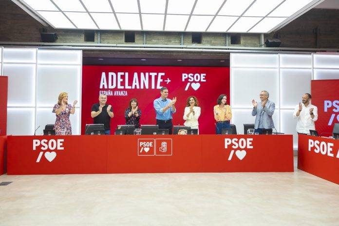 FOTOGRAFÍA. MADRID (ESPAÑA), 24 DE JULIO DE 2023. El presidente del Gobierno en funciones, Pedro Sánchez (c). Efe