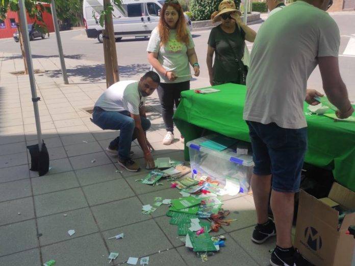 FOTOGRAFÍA. MONTBLANCH (TARRAGONA) CATALUÑA (ESPAÑA), 08 DE JULIO DE 2023. Atacan la carpa de VOX en Montblanch (Tarragona). Lasvocesdelpueblo (1)
