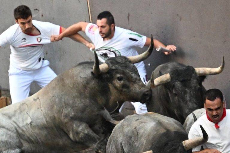 Segundo encierro Sanfermines 2023| 4 traslados al hospital: uno de ellos por herida de asta