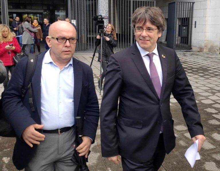 El Tribunal abre juicio contra el abogado de Puigdemont y el narcotraficante gallego José Ramón Prado Bugallo («Sito Miñanco»)