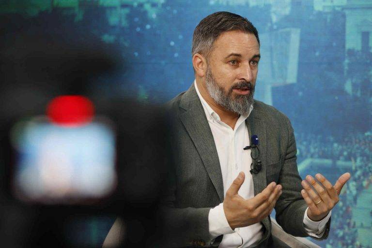 Abascal preocupado el «Frente Popular ya a cara descubierta» de Sánchez que «dependa de Puigdemont»